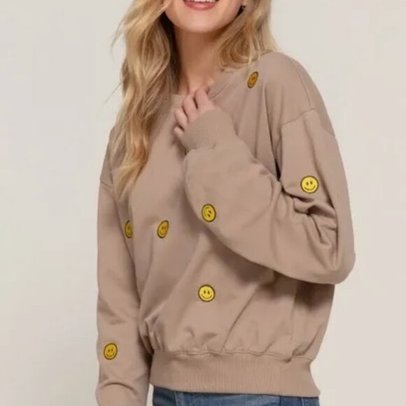Cropped Happy Face Sweatshirt - Picture 4 of 5